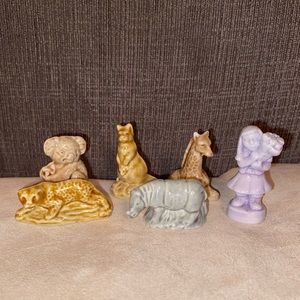 6 Vtg Wade Whimsies Rhino, Koala, Giraffe, Leopard, Kangaroo, & Ms. May Flowers.